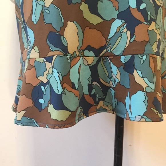 Sale 5 For $25 BCBG MAXAZRIA MIDI Skirt - Picture 4 of 5